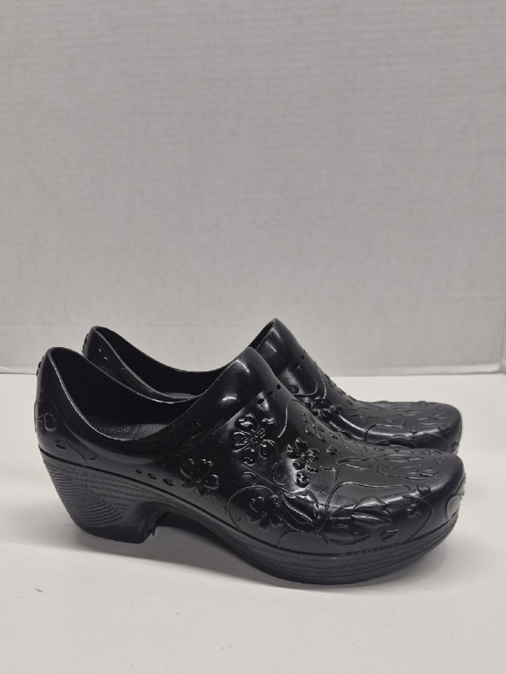 Dansko Pixie Molded EVA Clogs Mules Embossed Floral Slip On Shoes Black Size 8.5